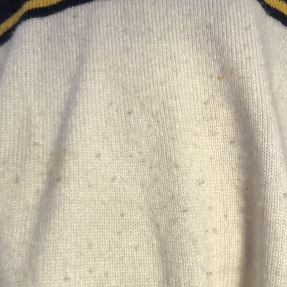 Brandy Melville size medium scream colored Vancouver sweater - Picture 3 of 4